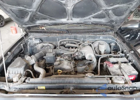 2002 Toyota Tacoma z USA, uszkodzony, nr VIN 5TEPM62NX2Z129705